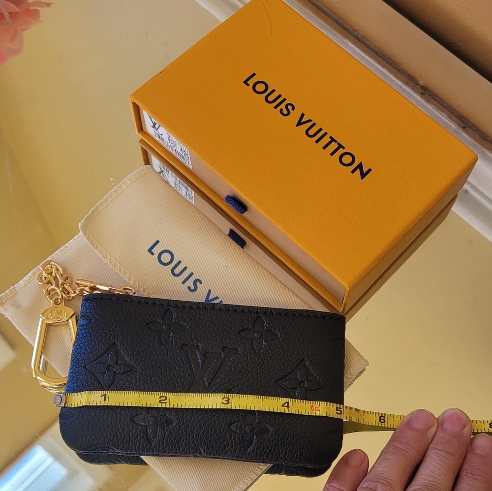 Louis Vuitton Black Monogram Key Pouch - Picture 9 of 11